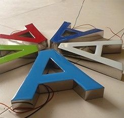 アルミニウムサイン製作機器 Ejon E9 カスタム自動CNC広告レターベンダー