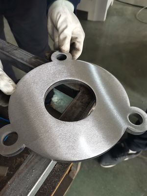Ejon YZ400 レーザー切削とスタンプ部品のためのベルト配送脱スラッグ機