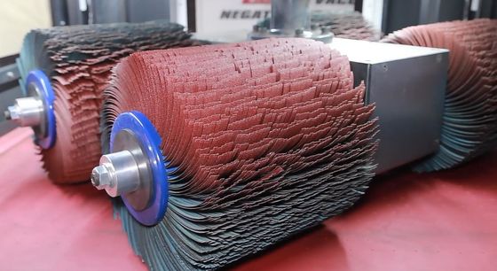 1100KG Ejon YZ900 レーザー切削部品のための自動仕上げ機械 操作が簡単