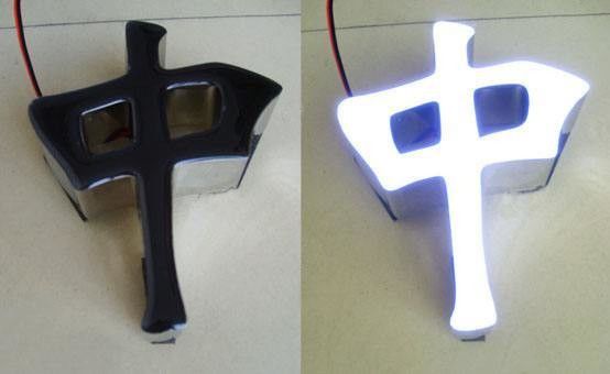 プレスブレーキを作る鋼とアルミ3D文字のためのCNCチャネルレター折りたたみ機械