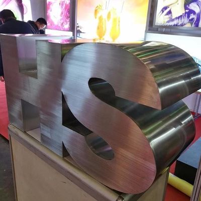 750KG 重量 W40 幅広く折りたたむ機械 CE 承認された材料/金属加工合金