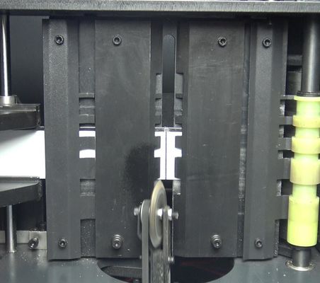 E8S CNC 3D ネオン文字サインベンダー アルミニウムストライプ文字のための自動ベンディング